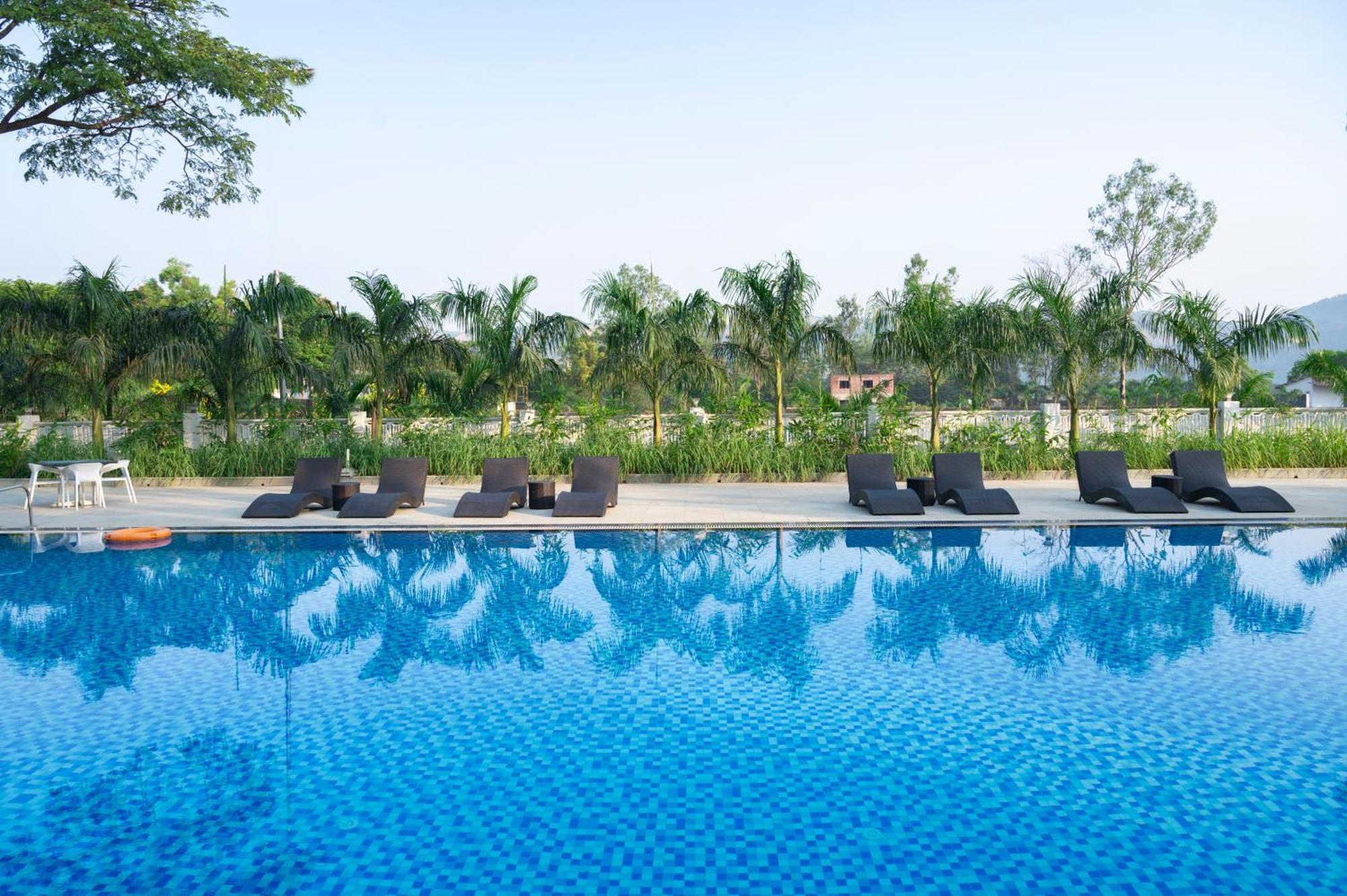Sterling Stolen Heaven Lonavala Hotel ภายนอก รูปภาพ